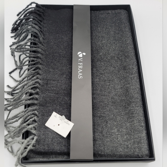V. FRAAS Scarf Grey Ombre In Box NWT #615 - Picture 7 of 9